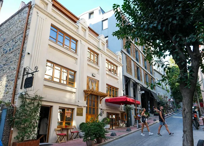 Taksim Pera House